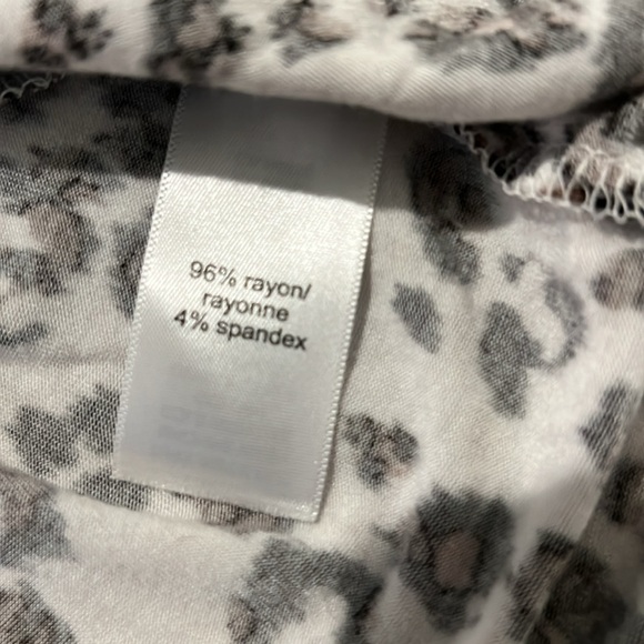 24/7 blouse size Large - Picture 4 of 4